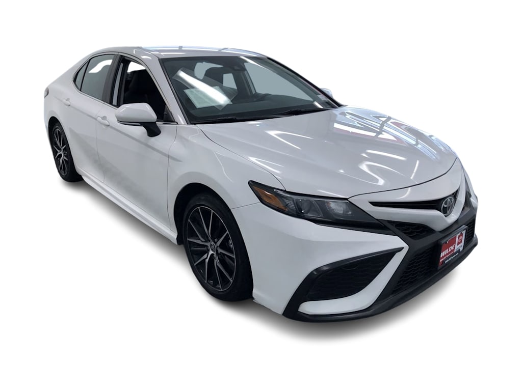 2024 Toyota Camry SE 33