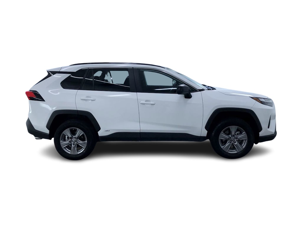 2024 Toyota RAV4 LE 38