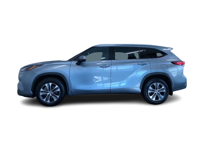 Thumbnail: 2022 Toyota Highlander - 23