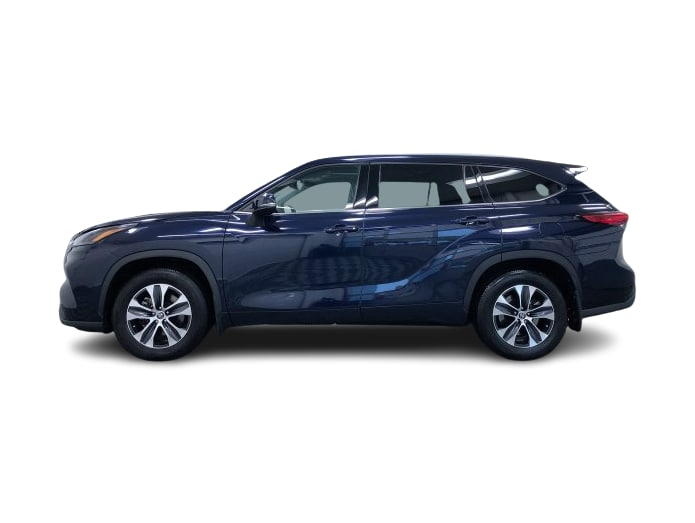 Thumbnail: 2022 Toyota Highlander - 25