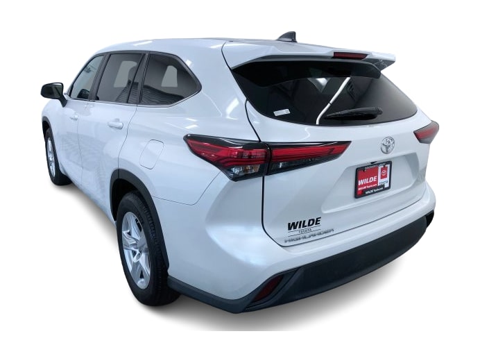 Thumbnail: 2023 Toyota Highlander - 4