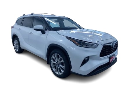 Thumbnail: 2023 Toyota Highlander - 21