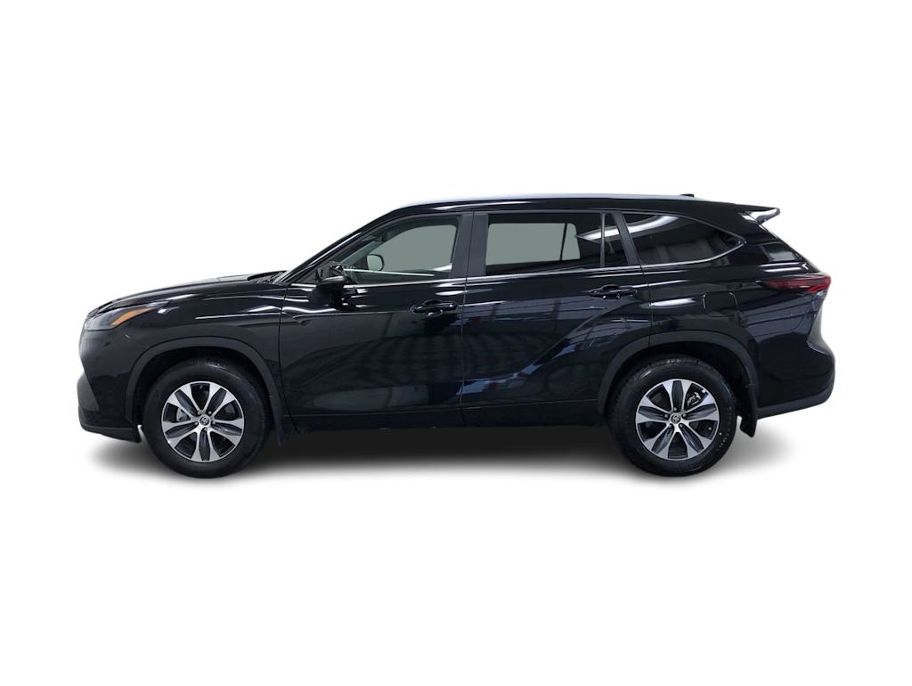 2024 Toyota Highlander XLE 23