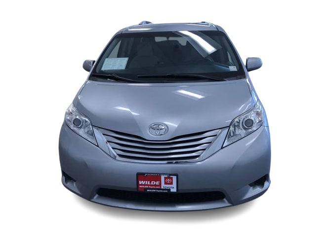 Thumbnail: 2016 Toyota Sienna - 25