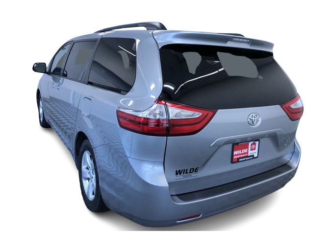 Thumbnail: 2016 Toyota Sienna - 23