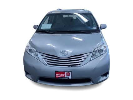 Thumbnail: 2016 Toyota Sienna - 6