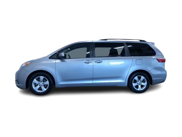 Thumbnail: 2016 Toyota Sienna - 3
