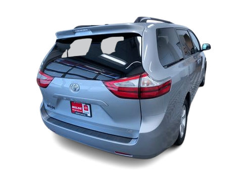 Thumbnail: 2016 Toyota Sienna - 21