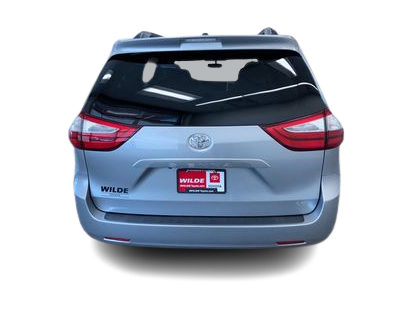 Thumbnail: 2016 Toyota Sienna - 5