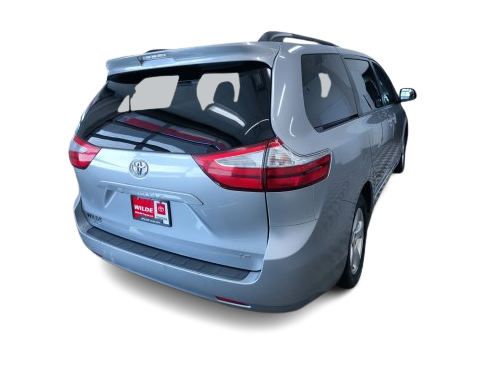 Thumbnail: 2015 Toyota Sienna - 20