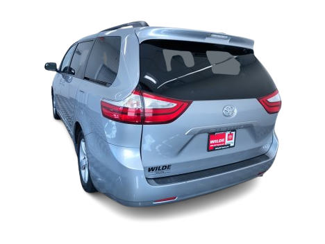 Thumbnail: 2015 Toyota Sienna - 4