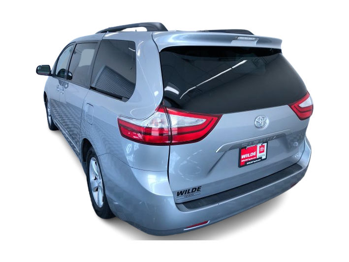 Thumbnail: 2015 Toyota Sienna - 22