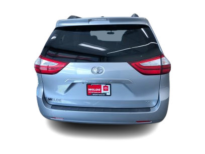 Thumbnail: 2015 Toyota Sienna - 5