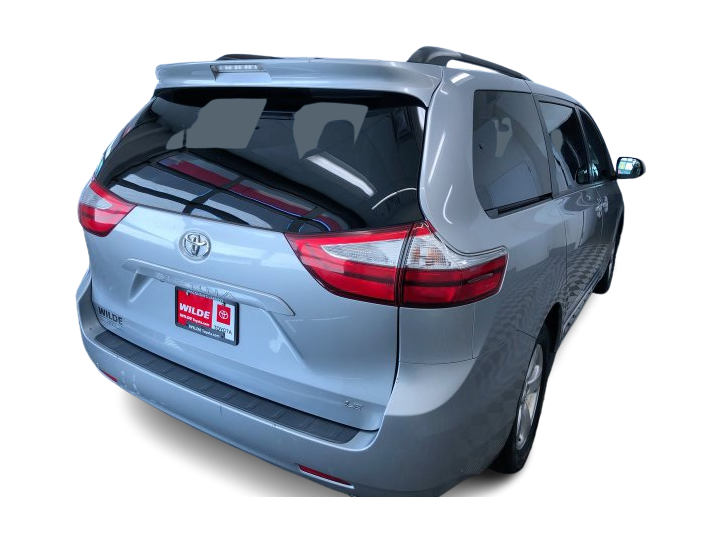 Thumbnail: 2015 Toyota Sienna - 36