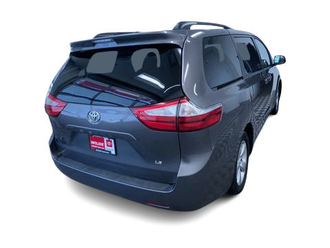 Thumbnail: 2015 Toyota Sienna - 22