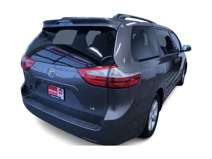 Thumbnail: 2015 Toyota Sienna - 35