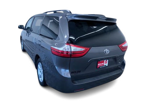 Thumbnail: 2015 Toyota Sienna - 4