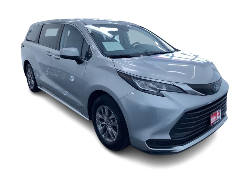 2021 Toyota Sienna LE 20