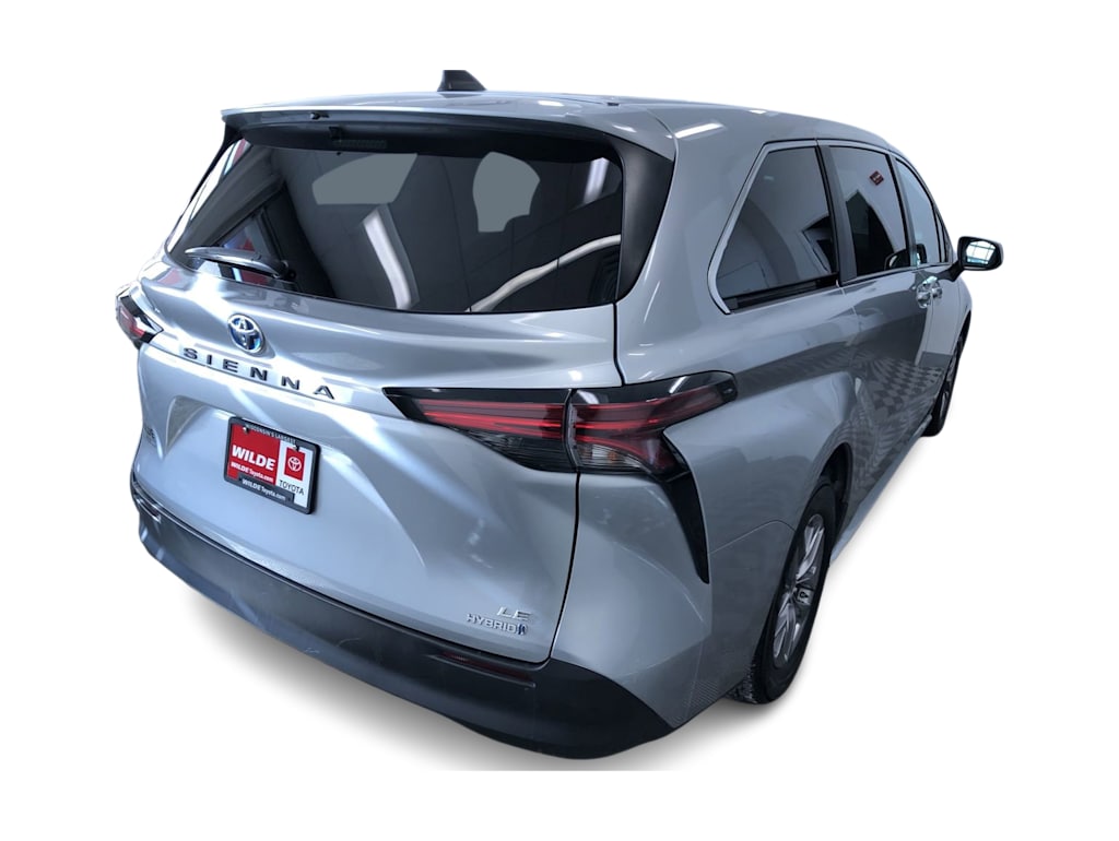 2021 Toyota Sienna LE 36