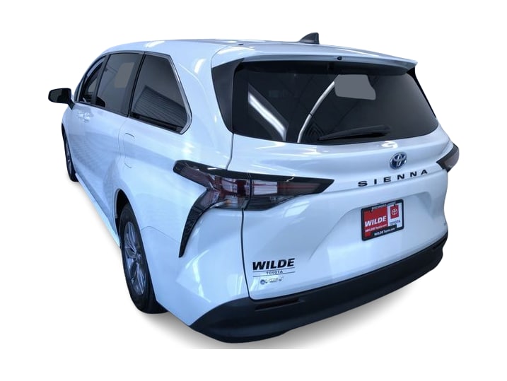 Thumbnail: 2025 Toyota Sienna - 4