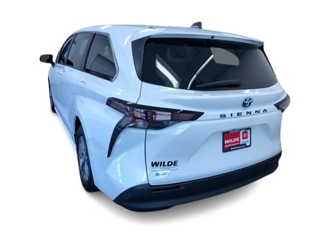 Thumbnail: 2025 Toyota Sienna - 22