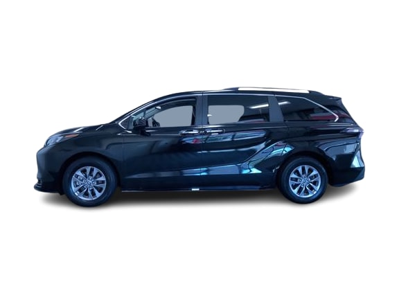 Thumbnail: 2025 Toyota Sienna - 3