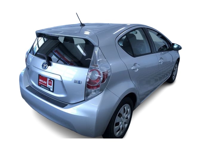 Thumbnail: 2014 Toyota Prius c - 33