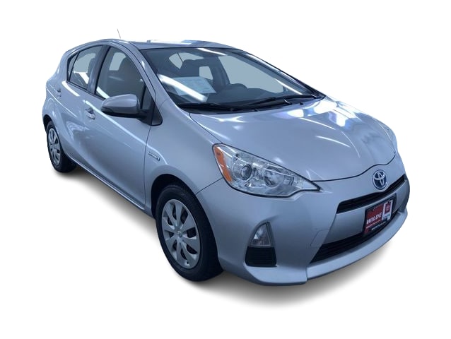 Thumbnail: 2014 Toyota Prius c - 35