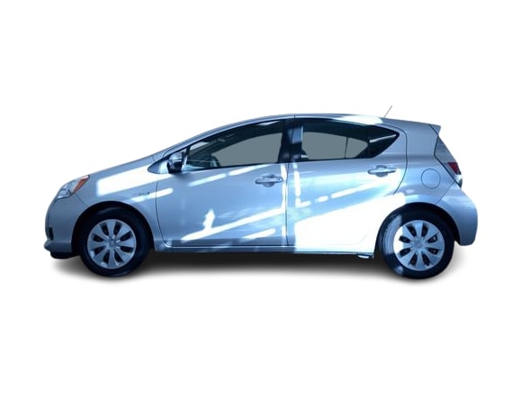 Thumbnail: 2014 Toyota Prius c - 3