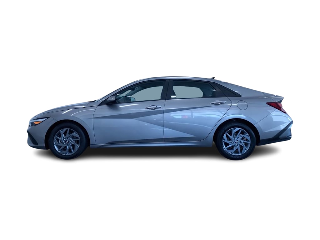 2024 Hyundai Elantra SEL 3