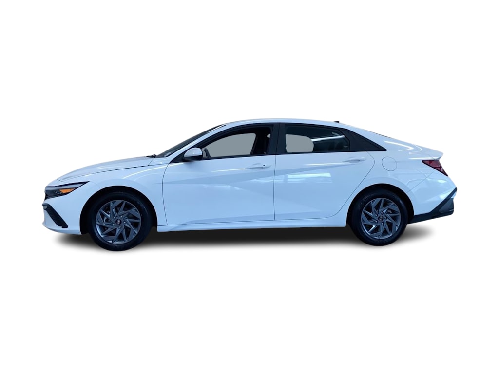 2024 Hyundai Elantra SEL 3