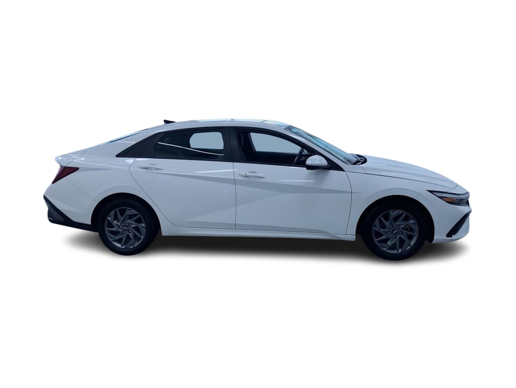 2024 Hyundai Elantra SEL 17