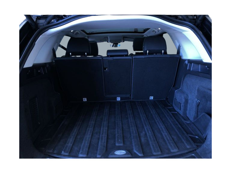 Thumbnail: 2020 Land Rover Discovery Sport - 17