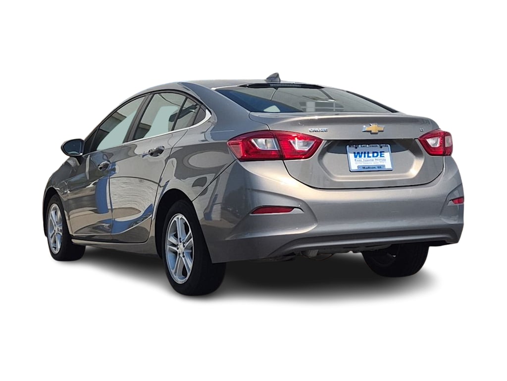 Thumbnail: 2018 Chevrolet Cruze - 4