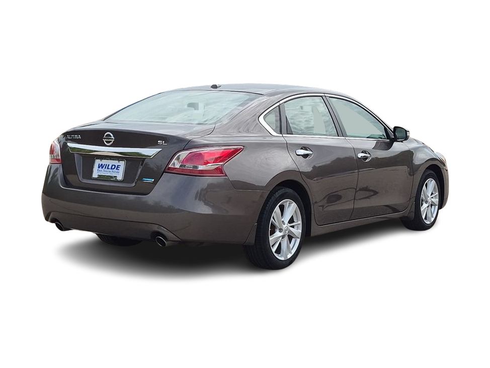 Thumbnail: 2013 Nissan Altima - 21