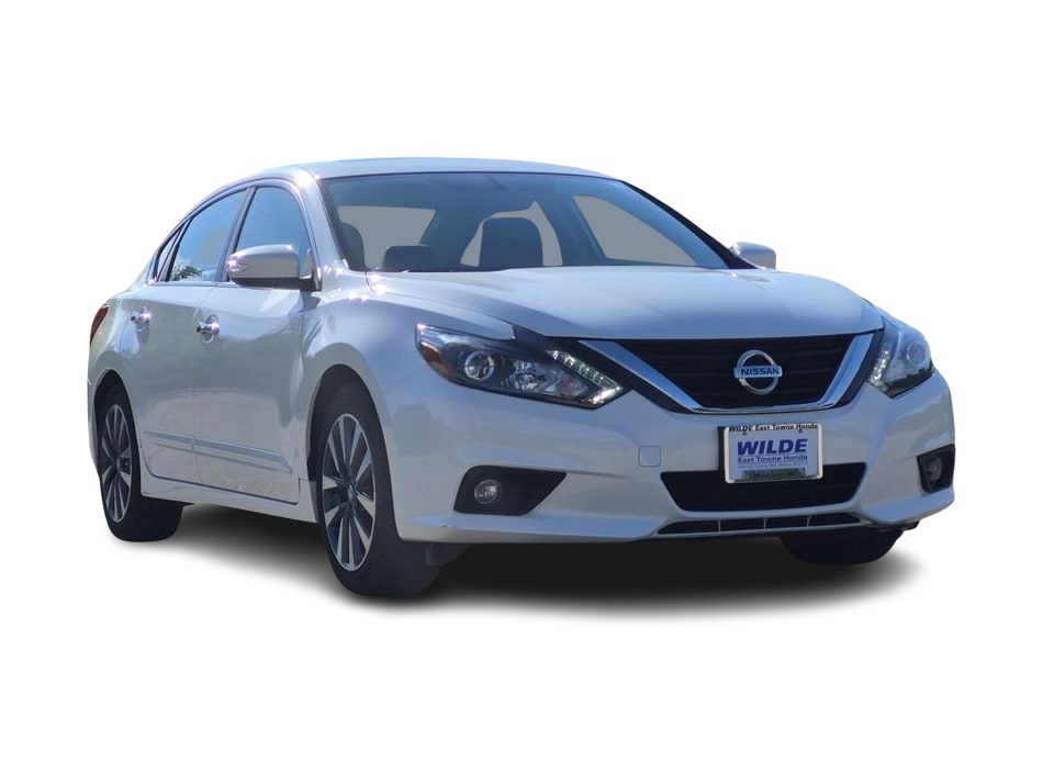 Thumbnail: 2017 Nissan Altima - 20
