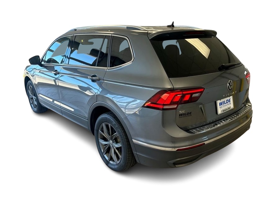 Thumbnail: 2022 Volkswagen Tiguan - 4