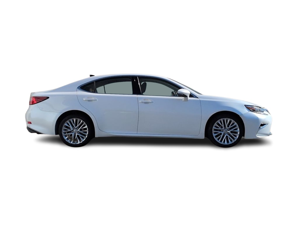 Thumbnail: 2016 Lexus ES - 24