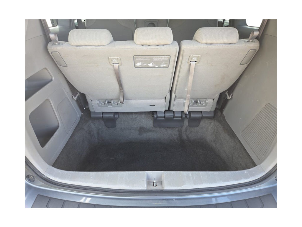 Thumbnail: 2012 Honda Odyssey - 17