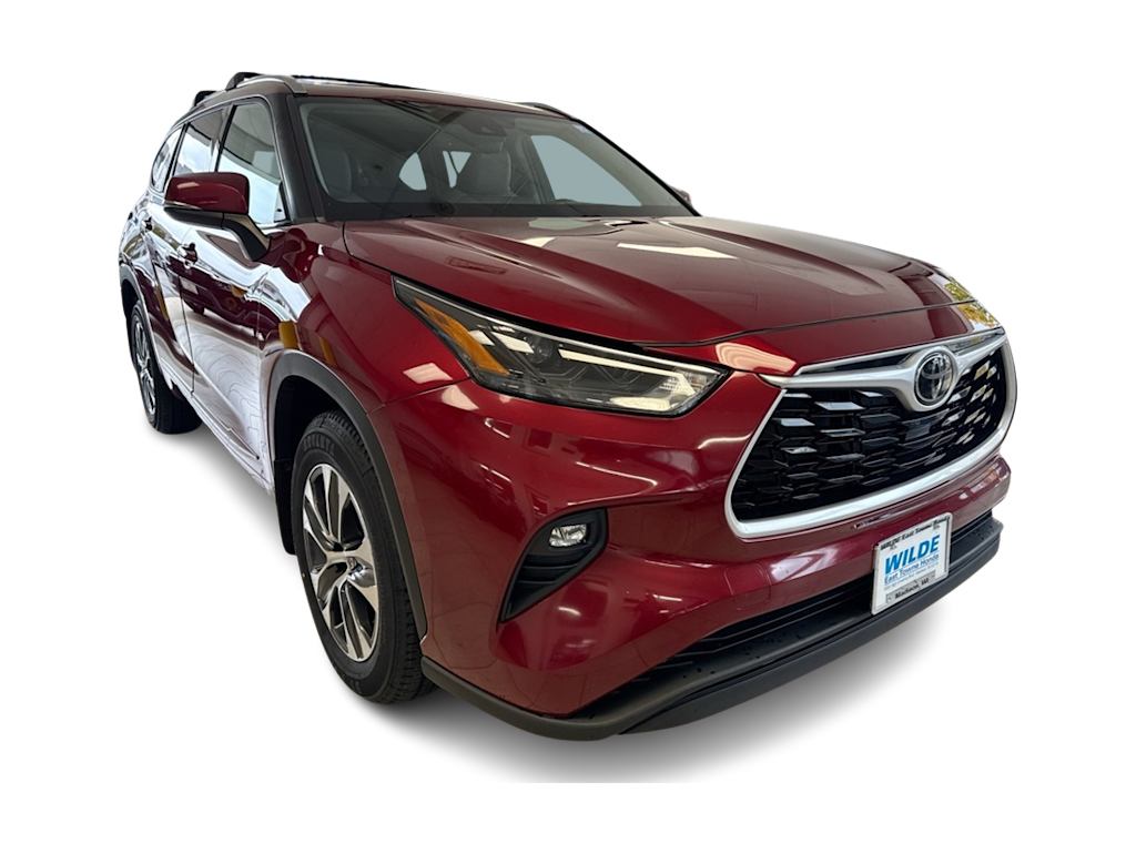 Thumbnail: 2022 Toyota Highlander - 22
