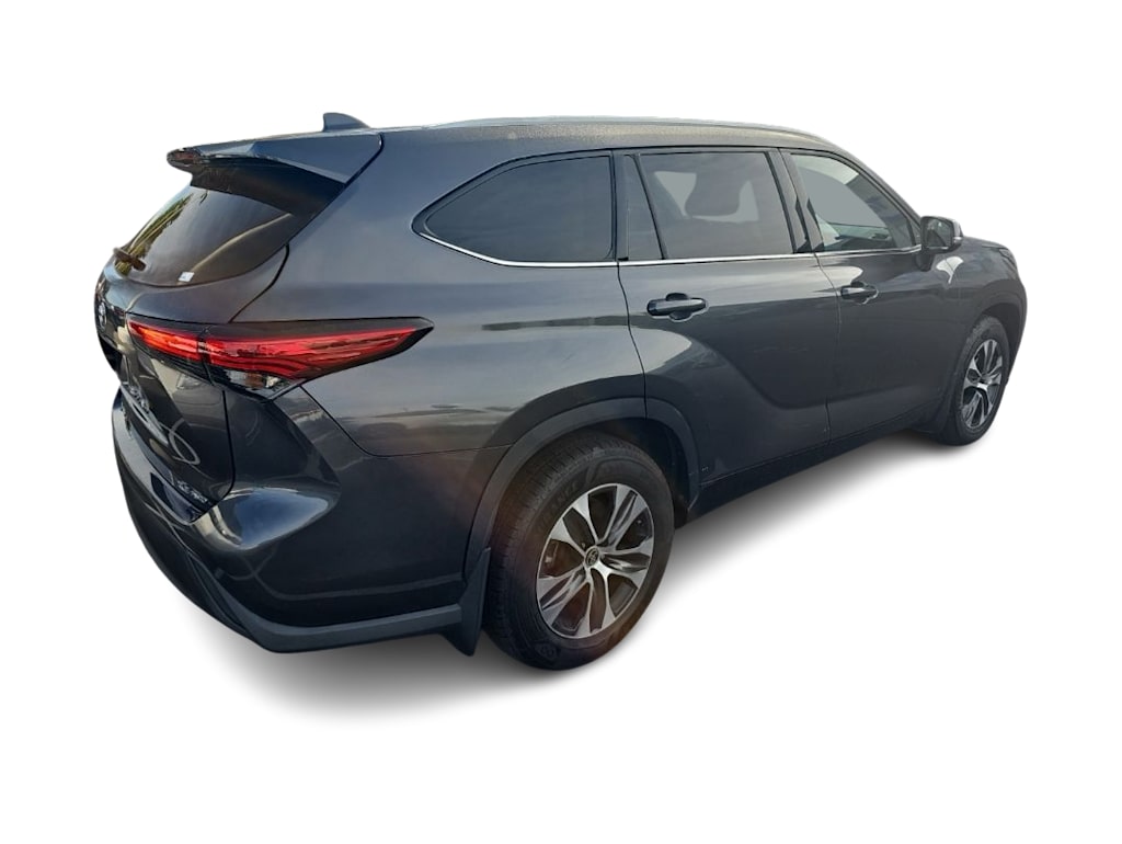Thumbnail: 2022 Toyota Highlander - 7