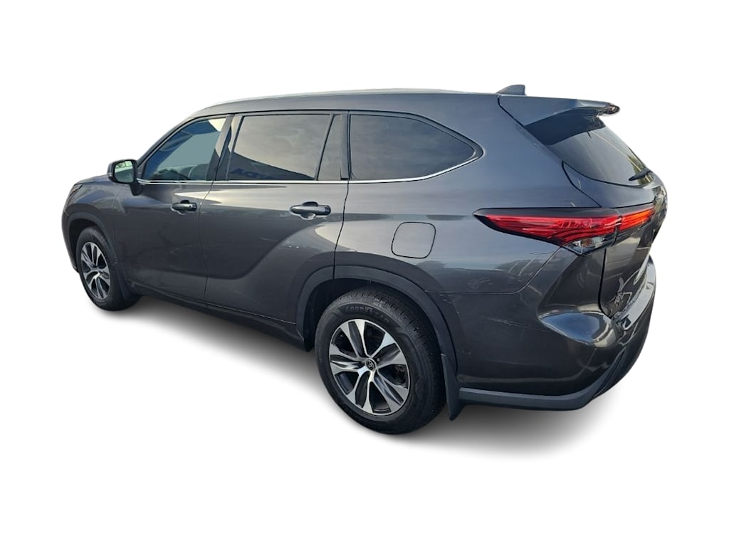 Thumbnail: 2022 Toyota Highlander - 2