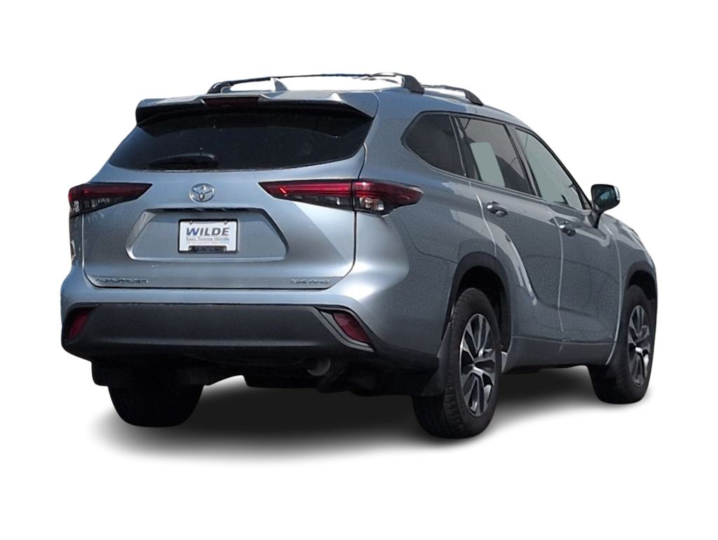 Thumbnail: 2020 Toyota Highlander - 22