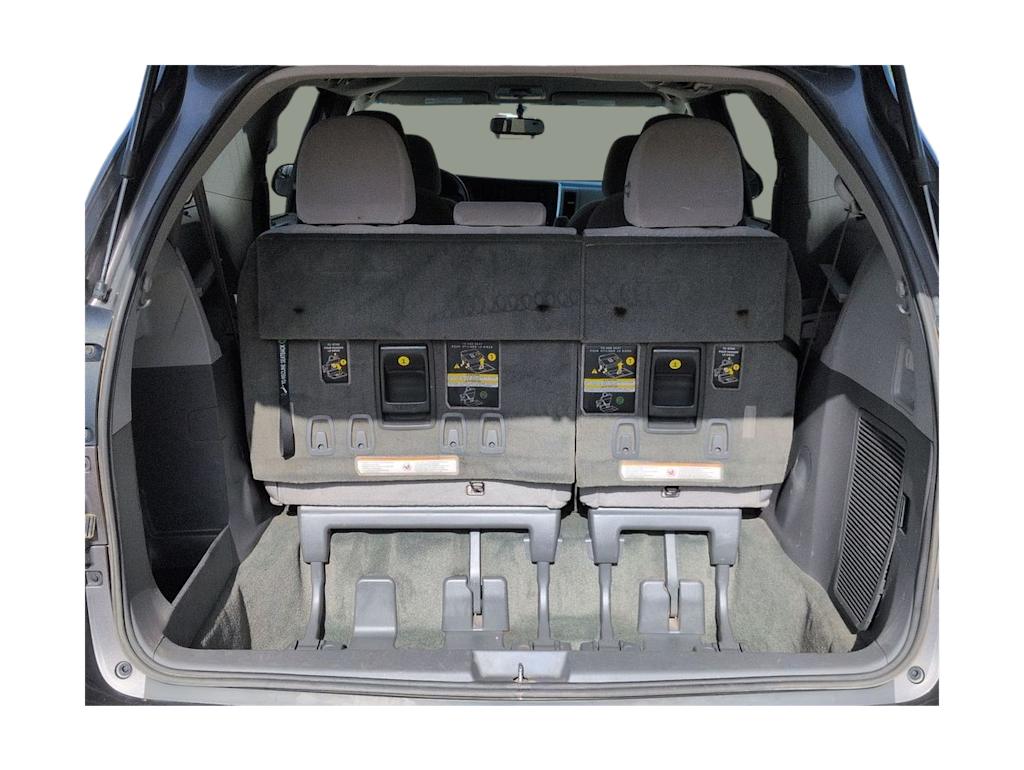 Thumbnail: 2017 Toyota Sienna - 15