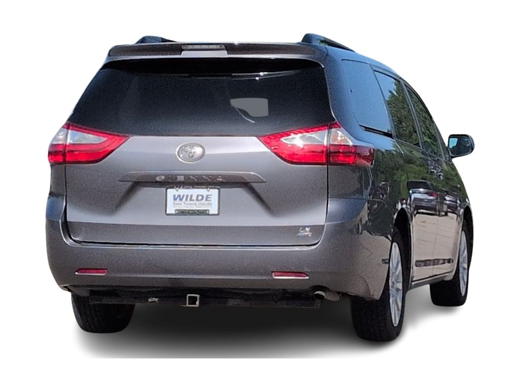 Thumbnail: 2017 Toyota Sienna - 22