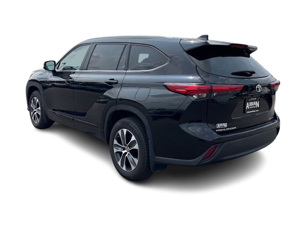 Thumbnail: 2023 Toyota Highlander - 2