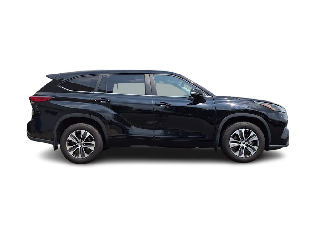 Thumbnail: 2023 Toyota Highlander - 23