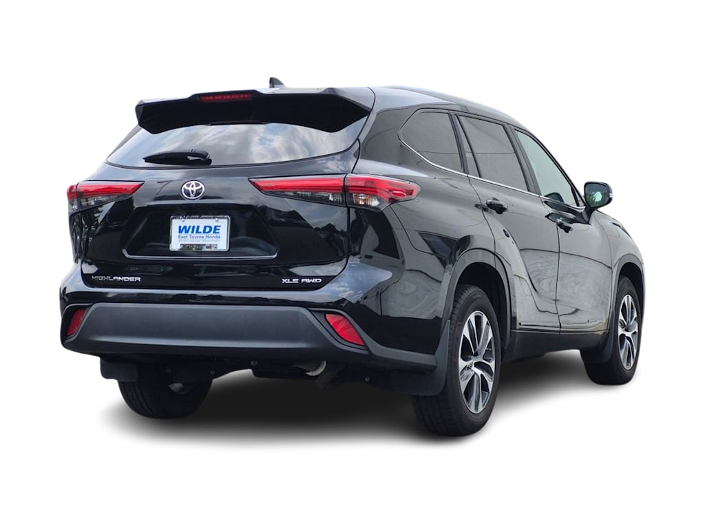 Thumbnail: 2023 Toyota Highlander - 22