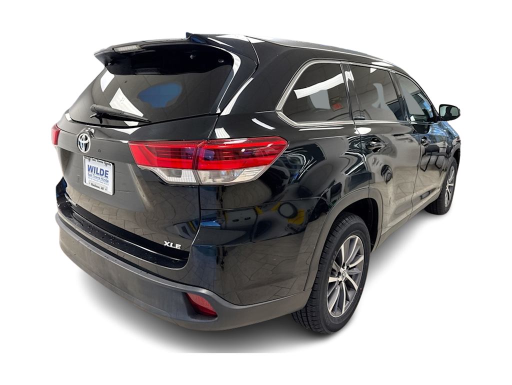 Thumbnail: 2019 Toyota Highlander - 24
