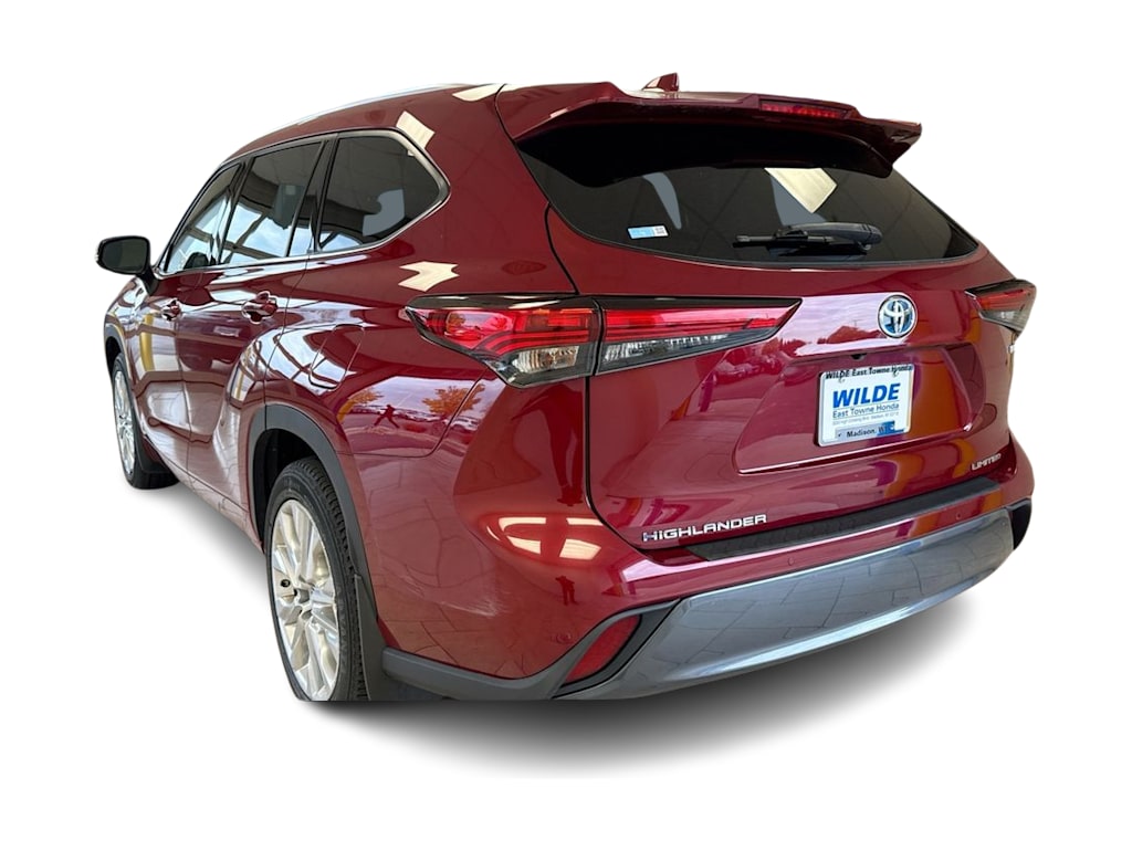 Thumbnail: 2021 Toyota Highlander - 4